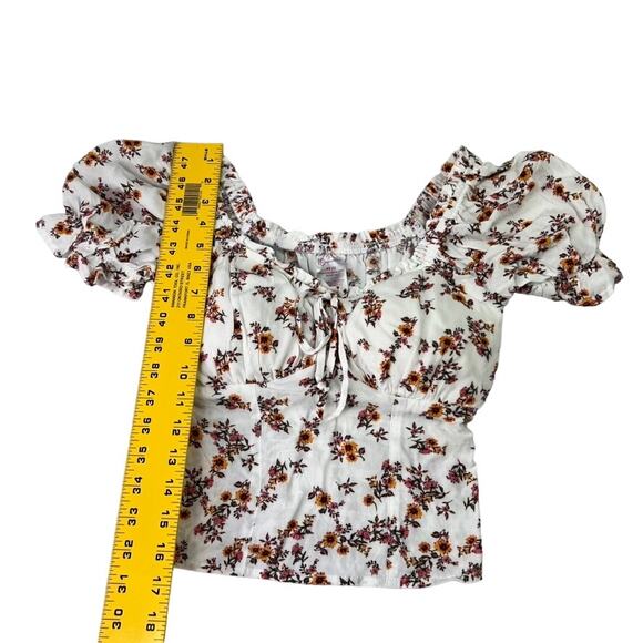 No Boundaries Top Women XS Juniors Ivory Floral Puff Sleeve Cropped Empire Waist - Picture 4 of 8